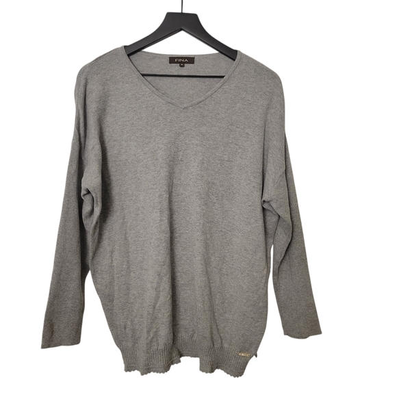 Fina Gray V-Neck Sweater Size M - Picture 1 of 10